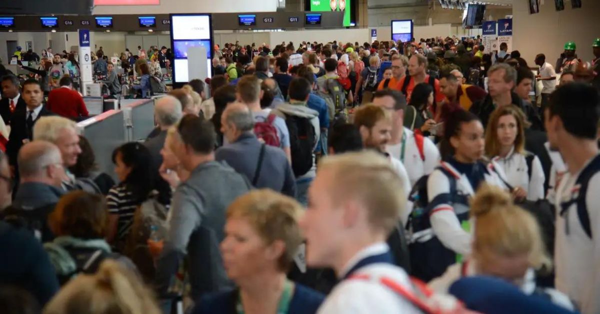 Passageiros Enfrentam Caos em Aeroportos Após Cancelamentos de Voos no Rio e em São Paulo