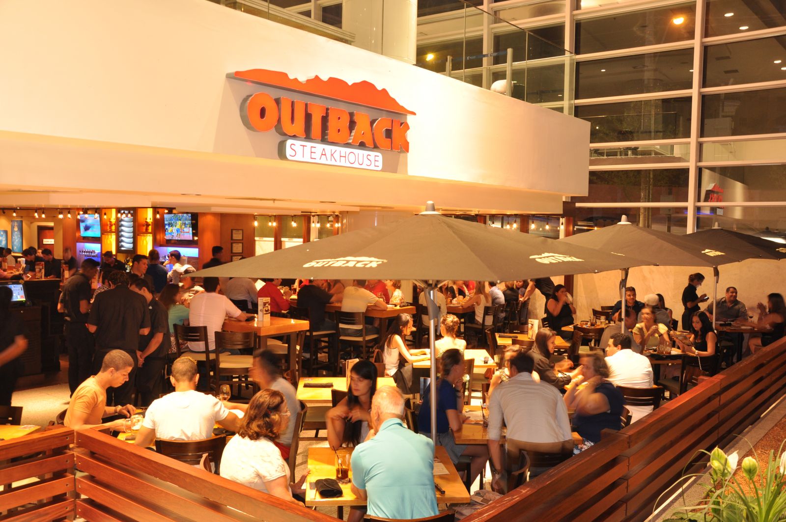 Vinci Partners Adquire Controle da Dona do Outback no Brasil por R$ 1,4 Bilhão