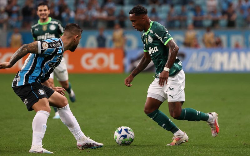 Grêmio Sofre Derrota em Jogo Dominado pelo Palmeiras: Próxima Partida é Decisiva para Permanência na Série A