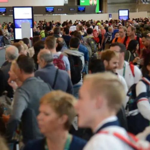 Passageiros Enfrentam Caos em Aeroportos Após Cancelamentos de Voos no Rio e em São Paulo