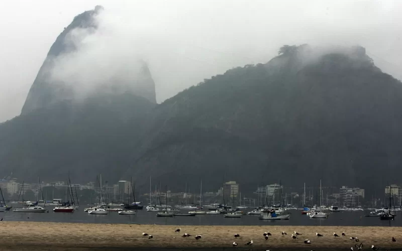 Rio de Janeiro: Dias de Calor, Praia e Chuva? Confira a Previsão do Tempo